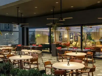 radisson red iç mekan drone çekimi